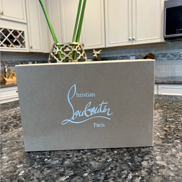 Christian Louboutin Iriza 85 – Black Patent – Size 39.5-NEW - Picture 6 of 6